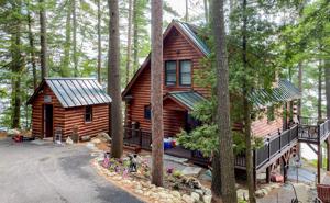 221 ADIRONDACK RD