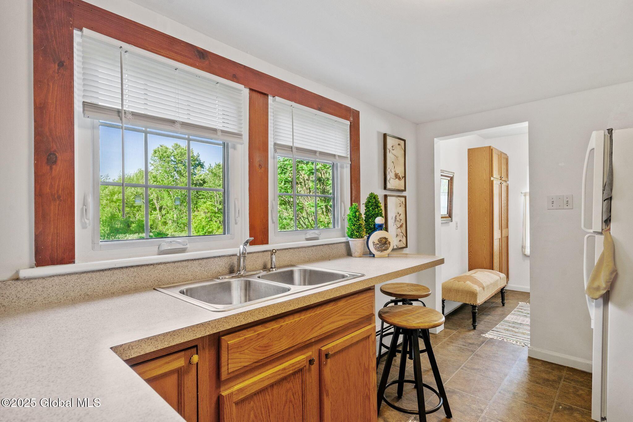 Image 3: 7-web-or-mls-539-ny-67