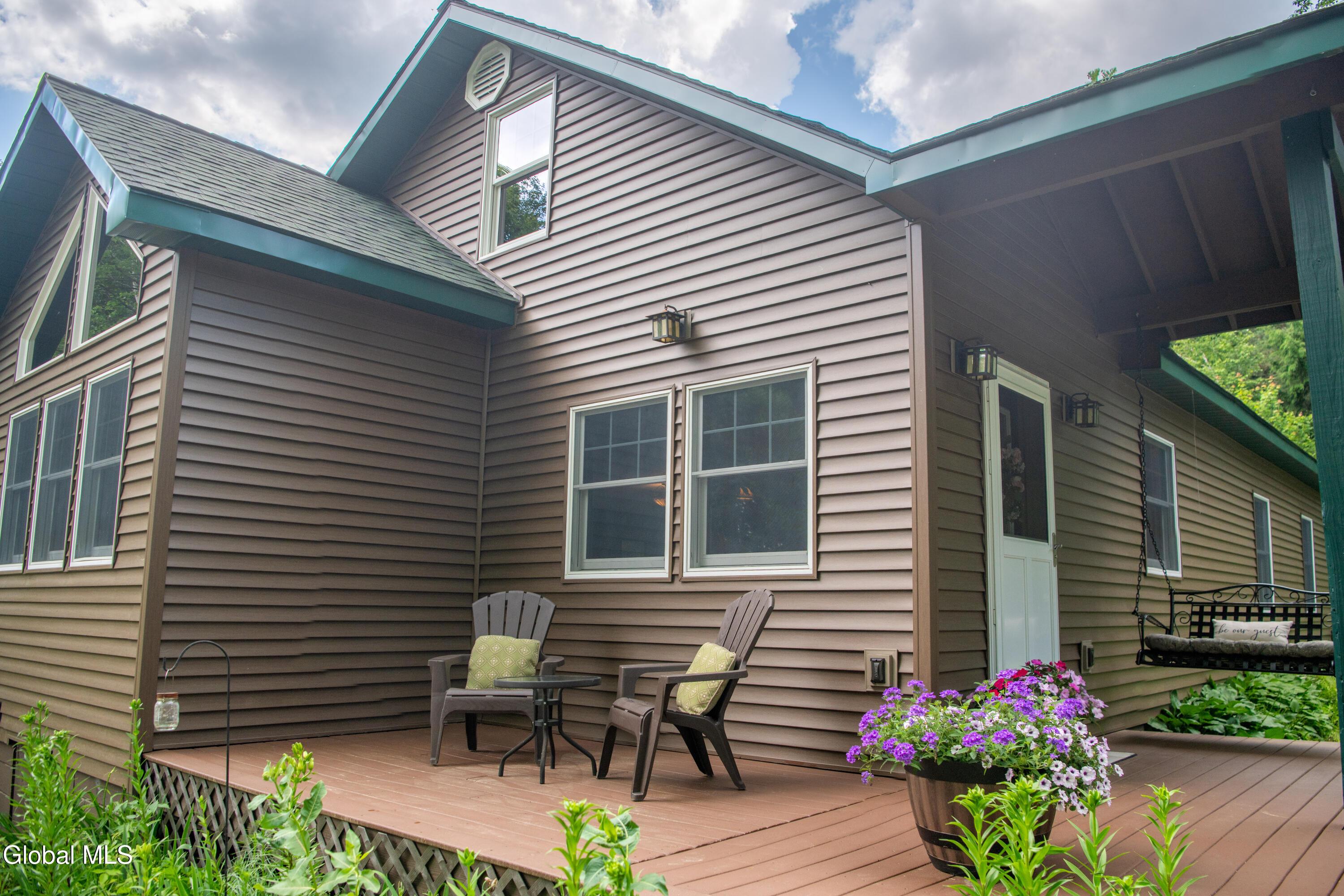 Image 1: 1175 Palisades Road