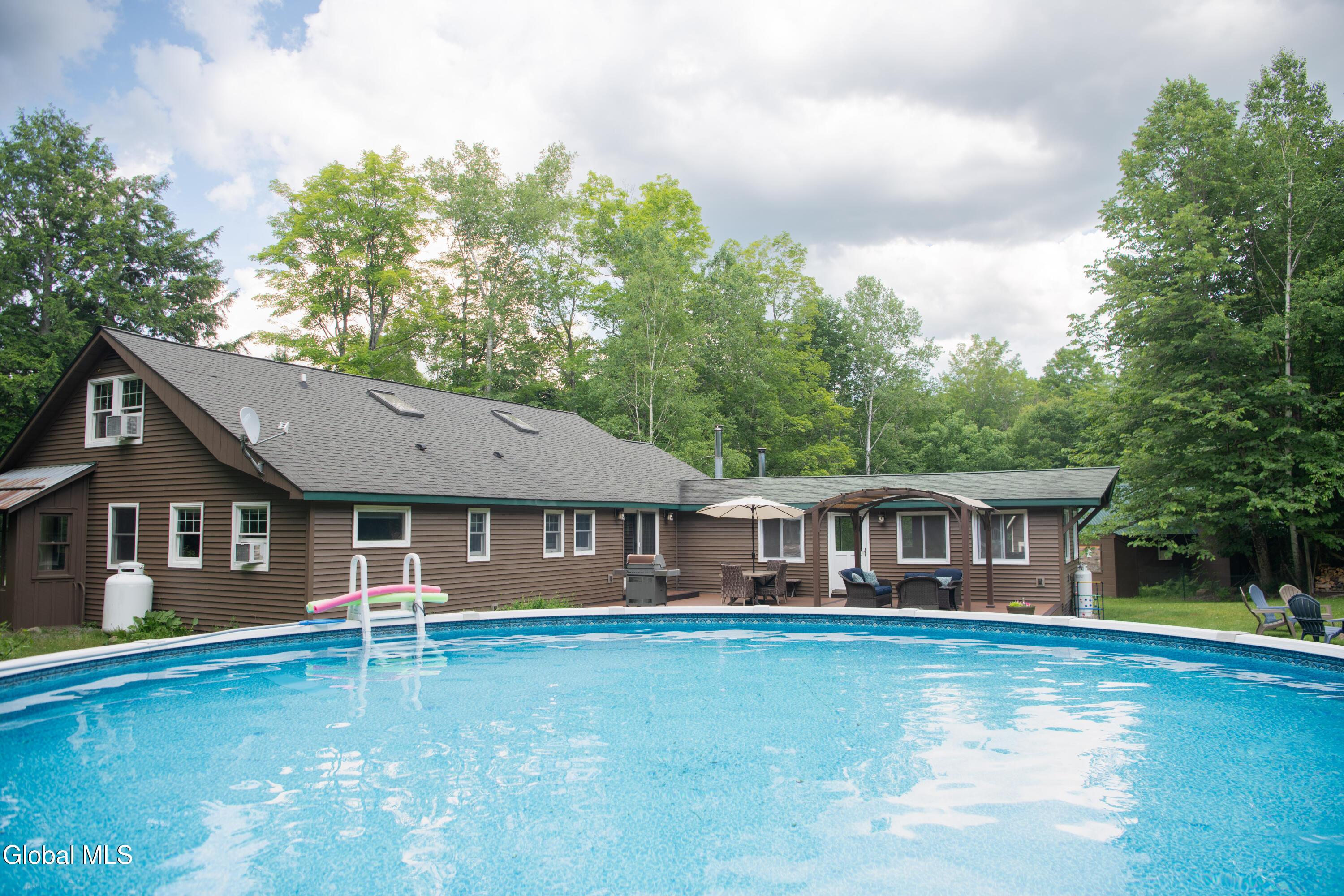 Image 3: Above ground pool