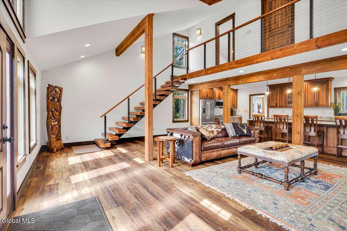 Image 4: Main Living Room