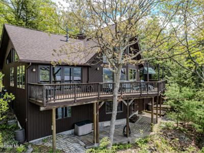 5569 Evergreen Shores Way