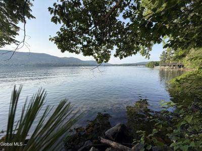 2978 Lakeshore Drive