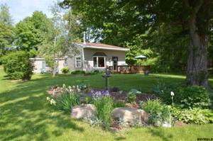6 LAKESHORE AV
