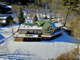 11 AVIATOR LN
