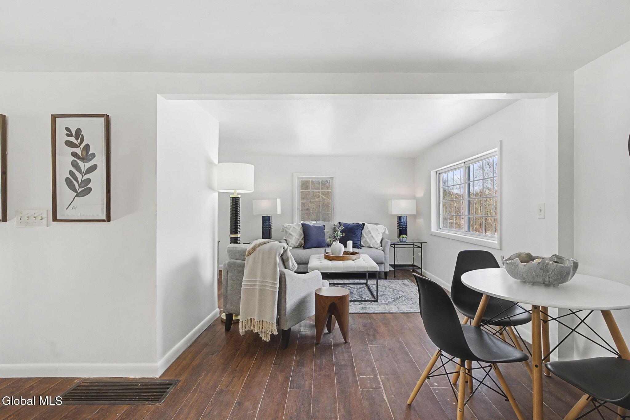 Image 3: 8-web-or-mls-535-ny-67