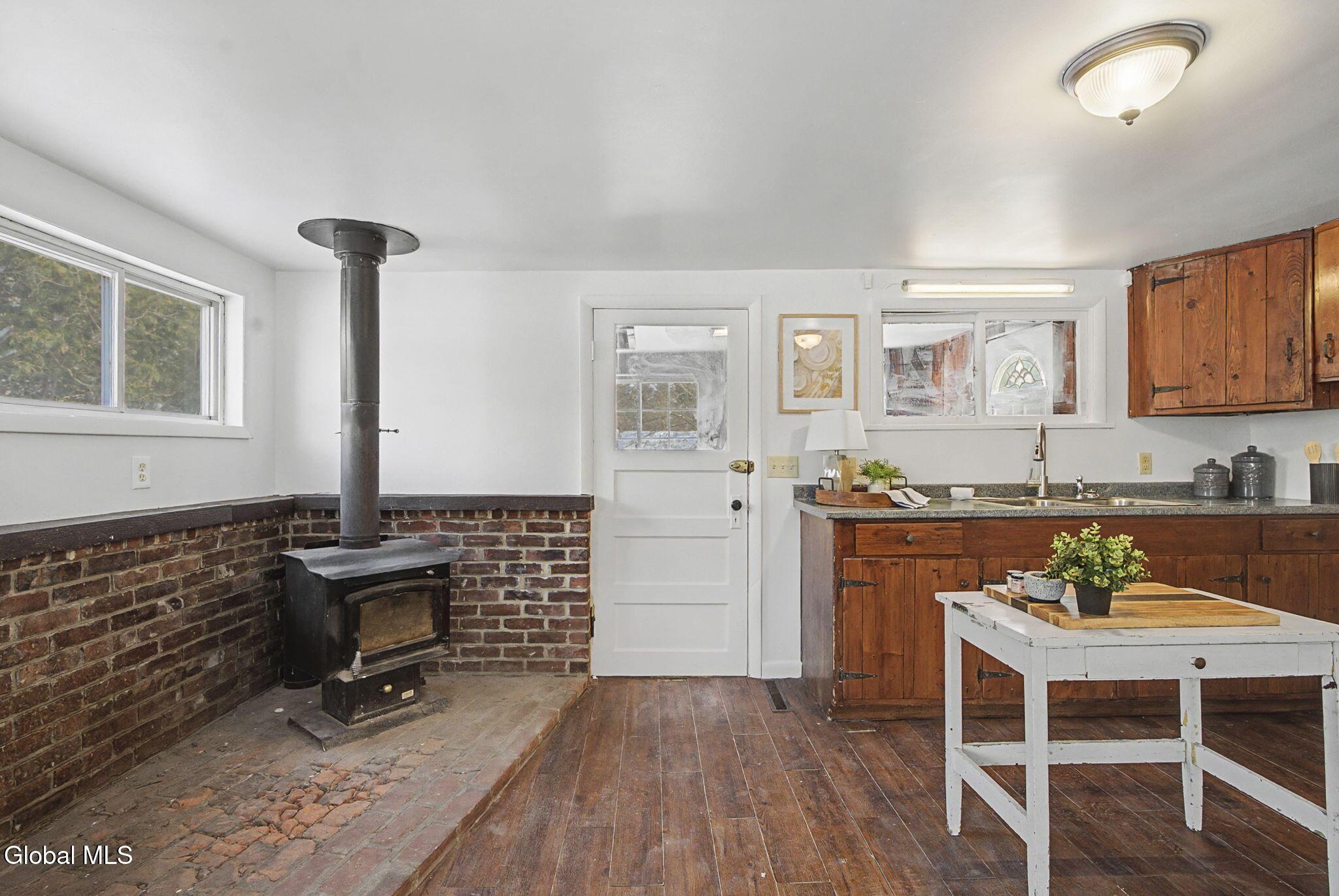 Image 4: 9-web-or-mls-535-ny-67