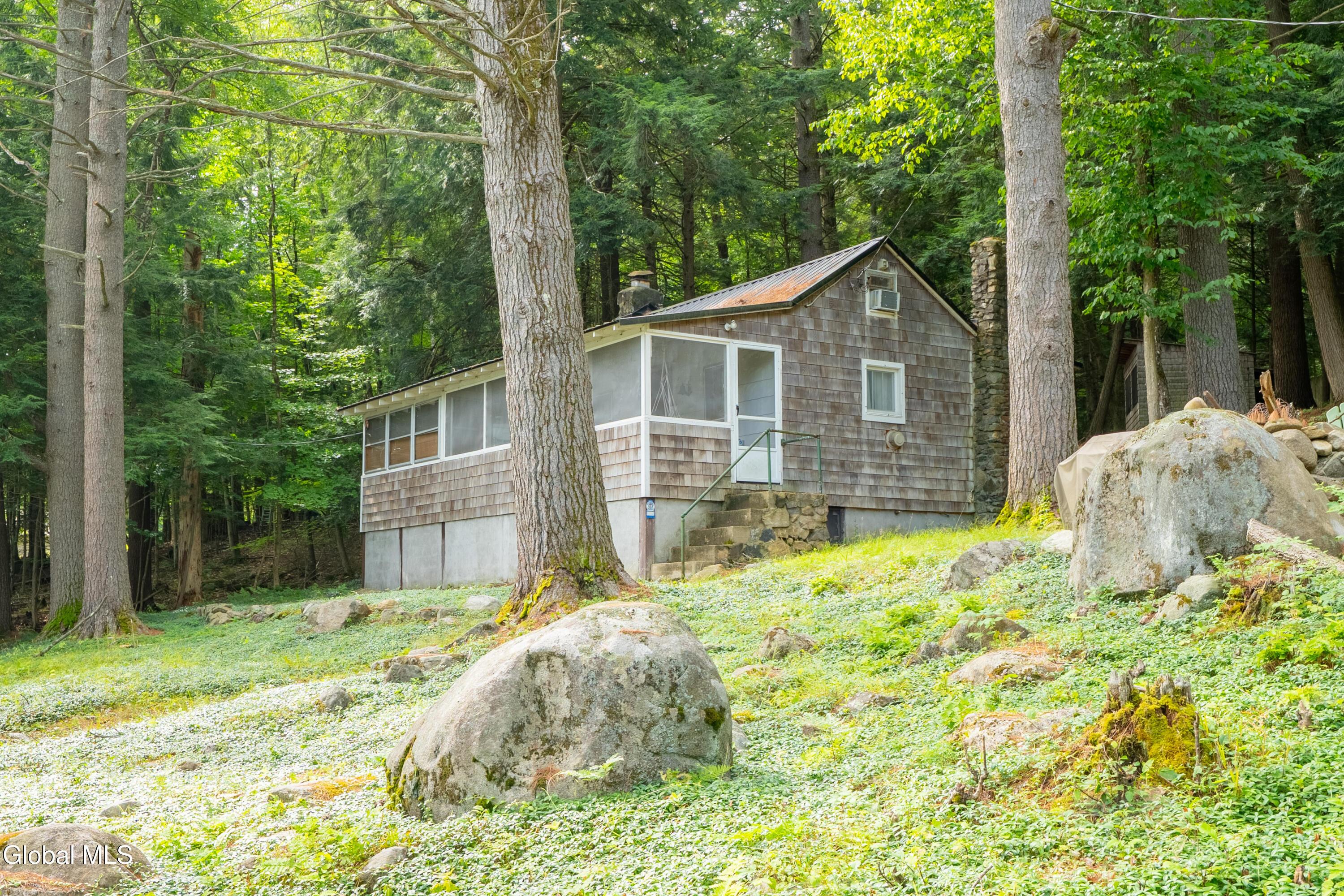 Image 1: 2654 S shore-03