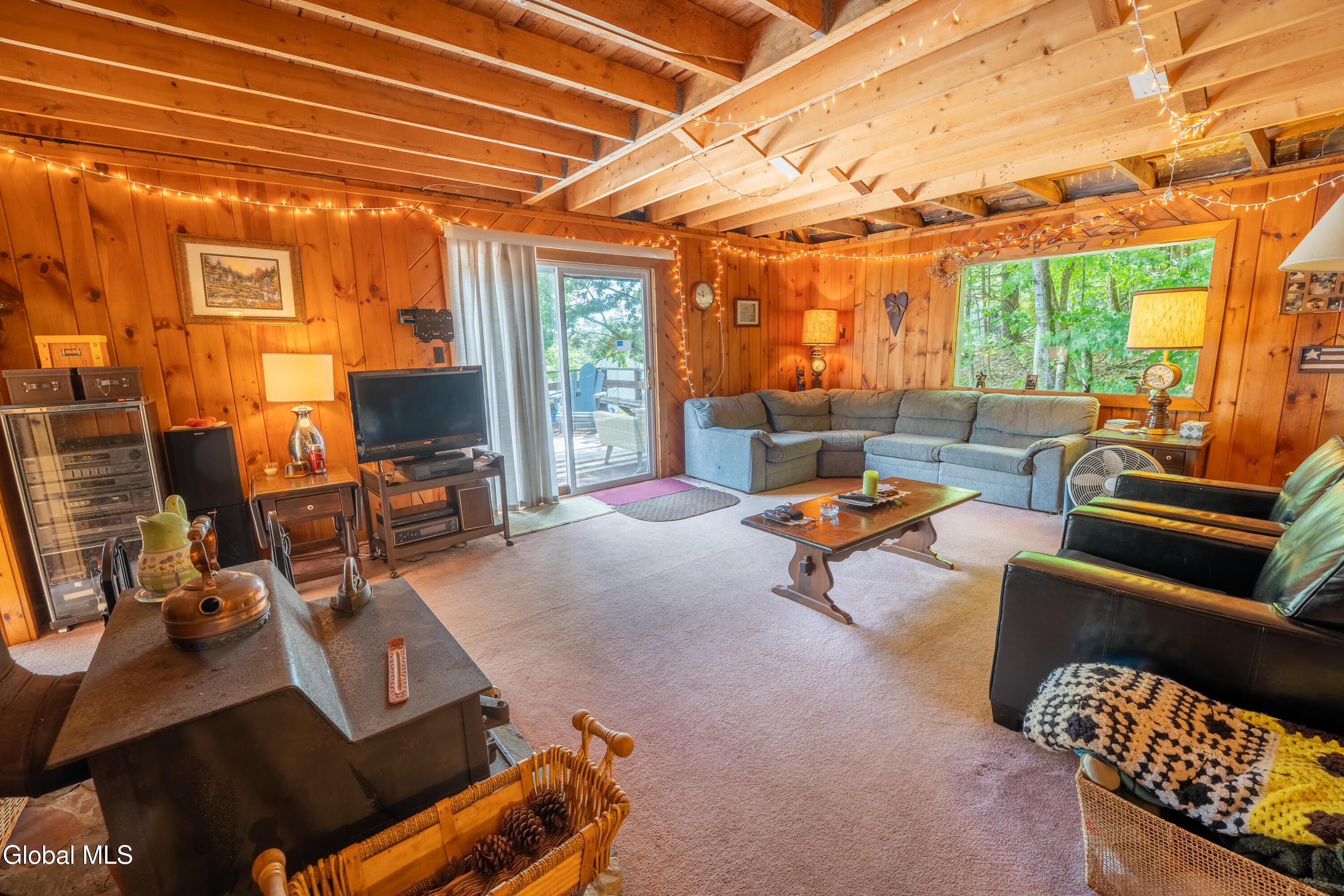 Image 4: 849 North Shore-09