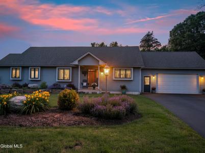 33 Maid Marion Way