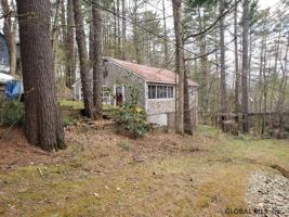 11 W BEACHWOOD RD