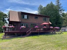 8 Berry Patch Way