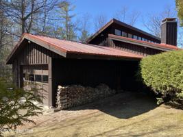 125 N Friends Point Drive