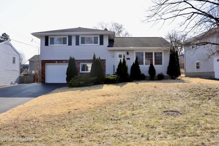 99 Pinehurst Avenue
