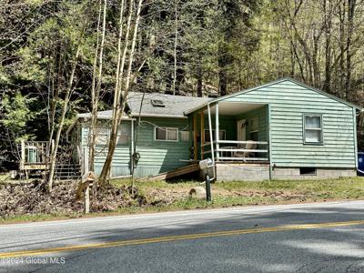 1889 N Shore Road