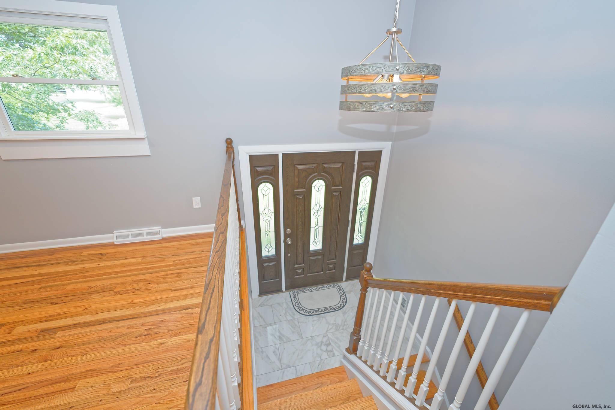 Image 4: Photo 6