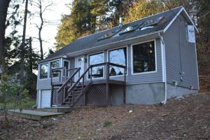 2 EAST COVE RD