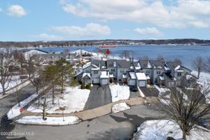 4 Beach Court