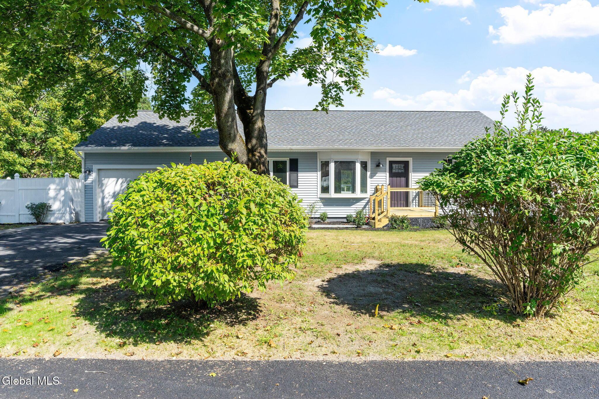Image 2: 72-web-or-mls-16-aspen-cir