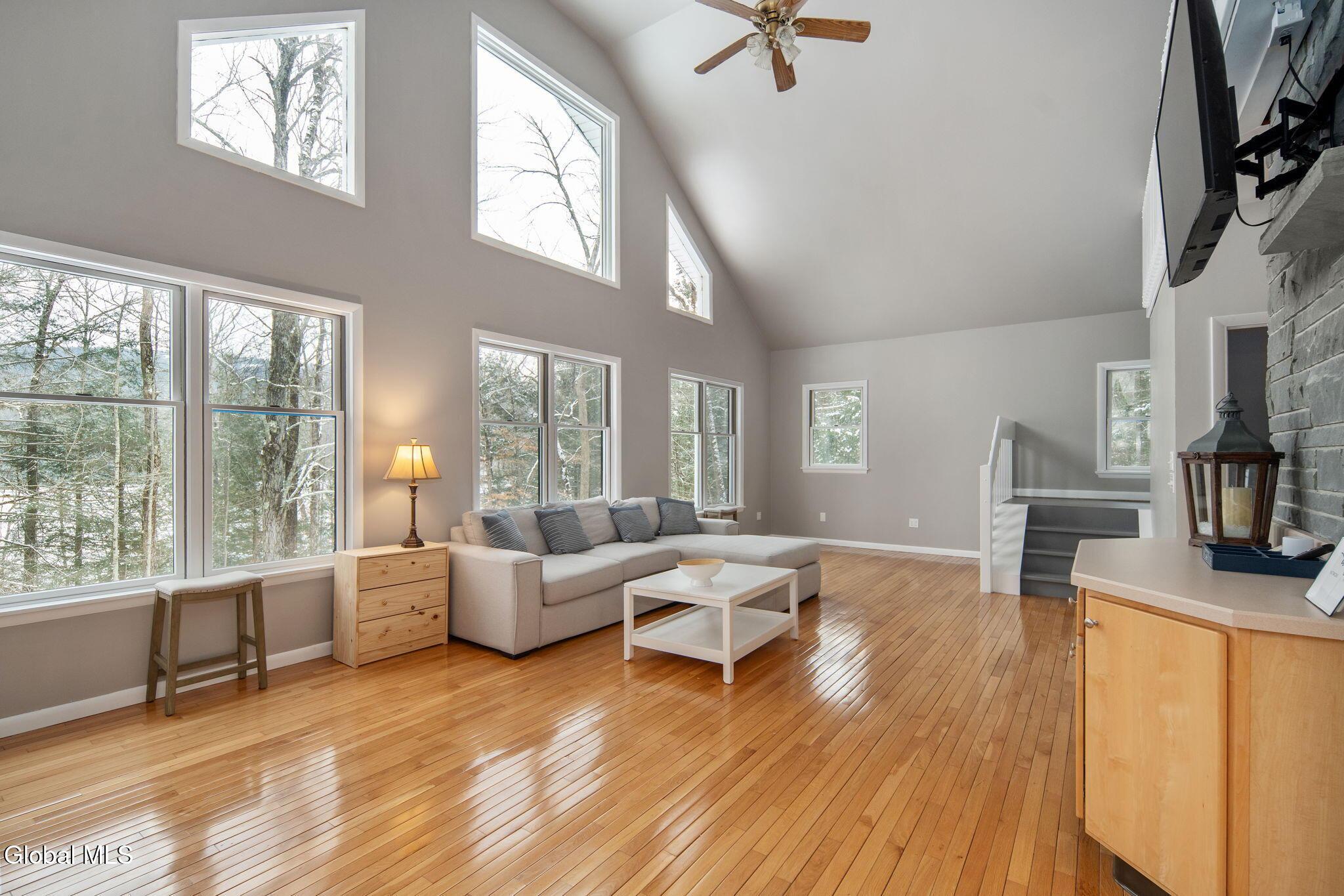 Image 4: 25-105McNameeRd_25