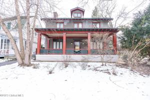 127 Pine Avenue S