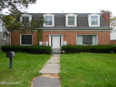 448 W Lawrence Street