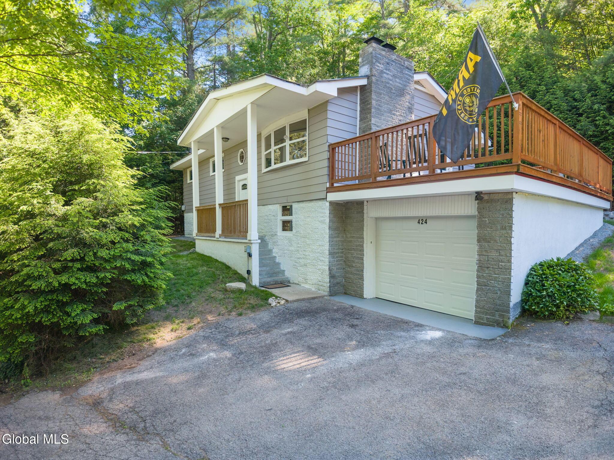 Image 1: 1-424LakeAve_01