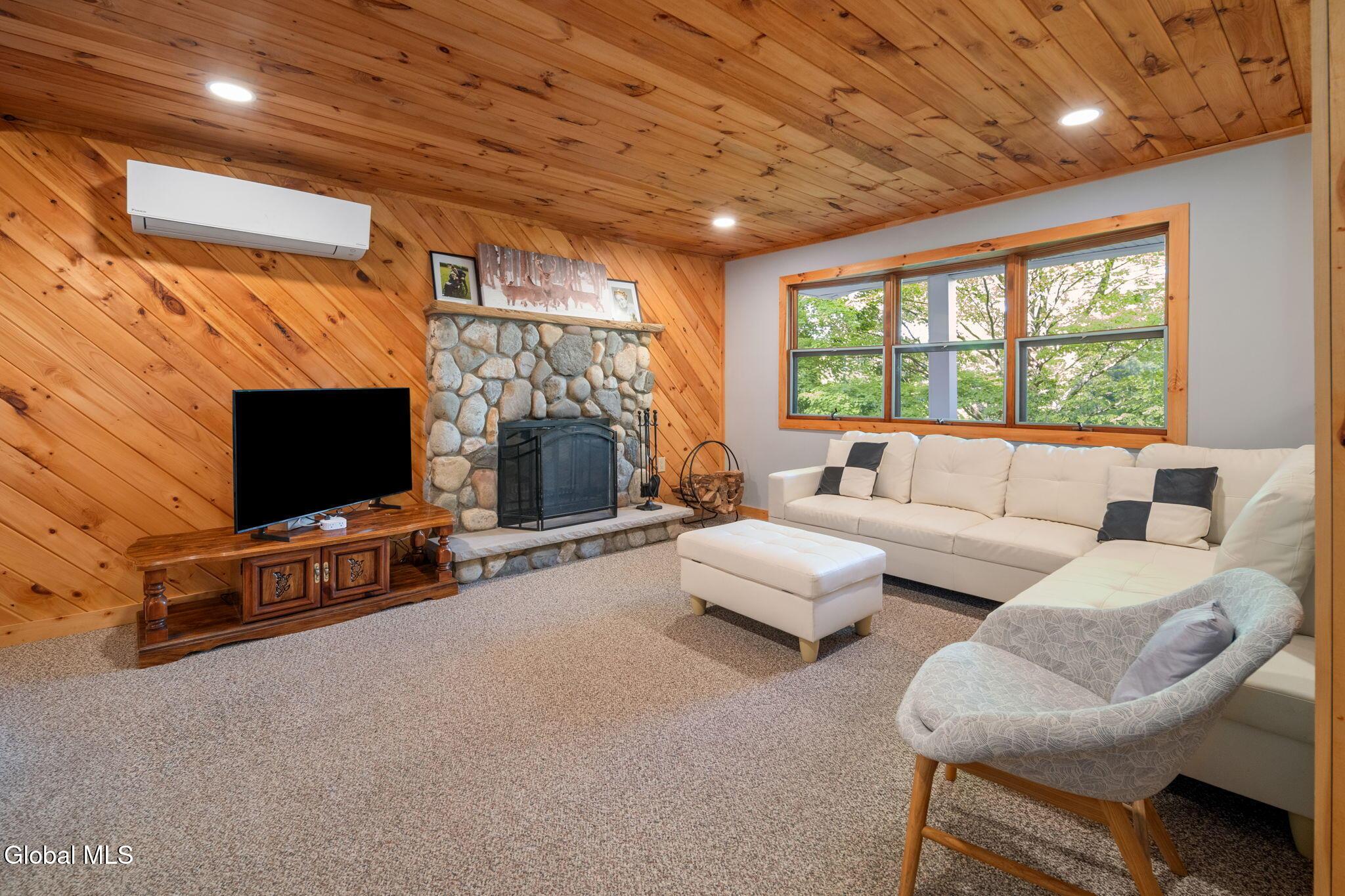 Image 3: 8-424LakeAve_08