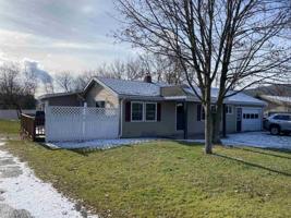 8 COLONIAL DR