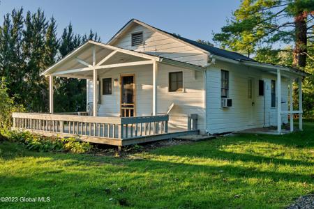 5 Leeward Lane