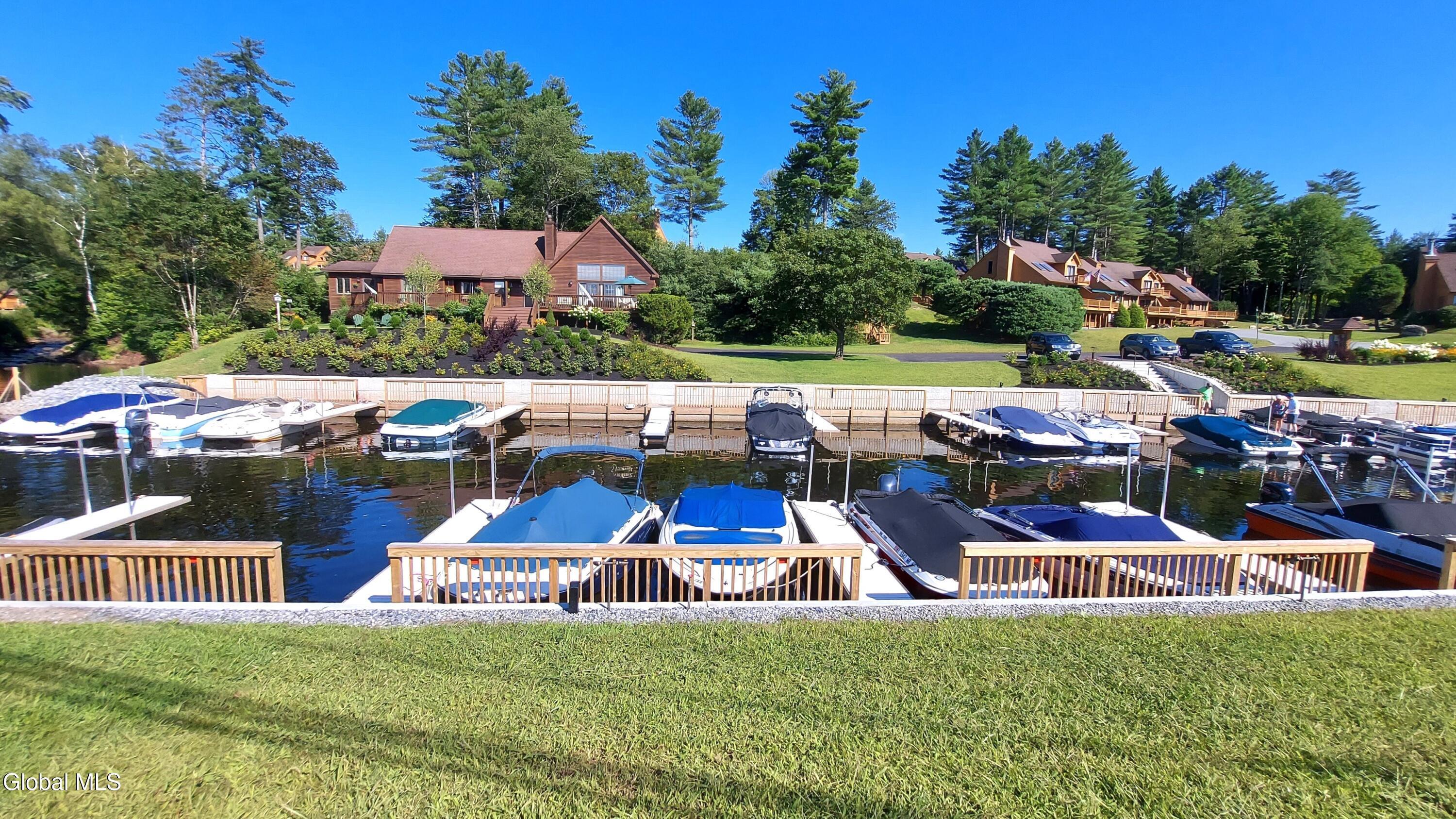 Image 4: Harbor at the Adirondack Lodges