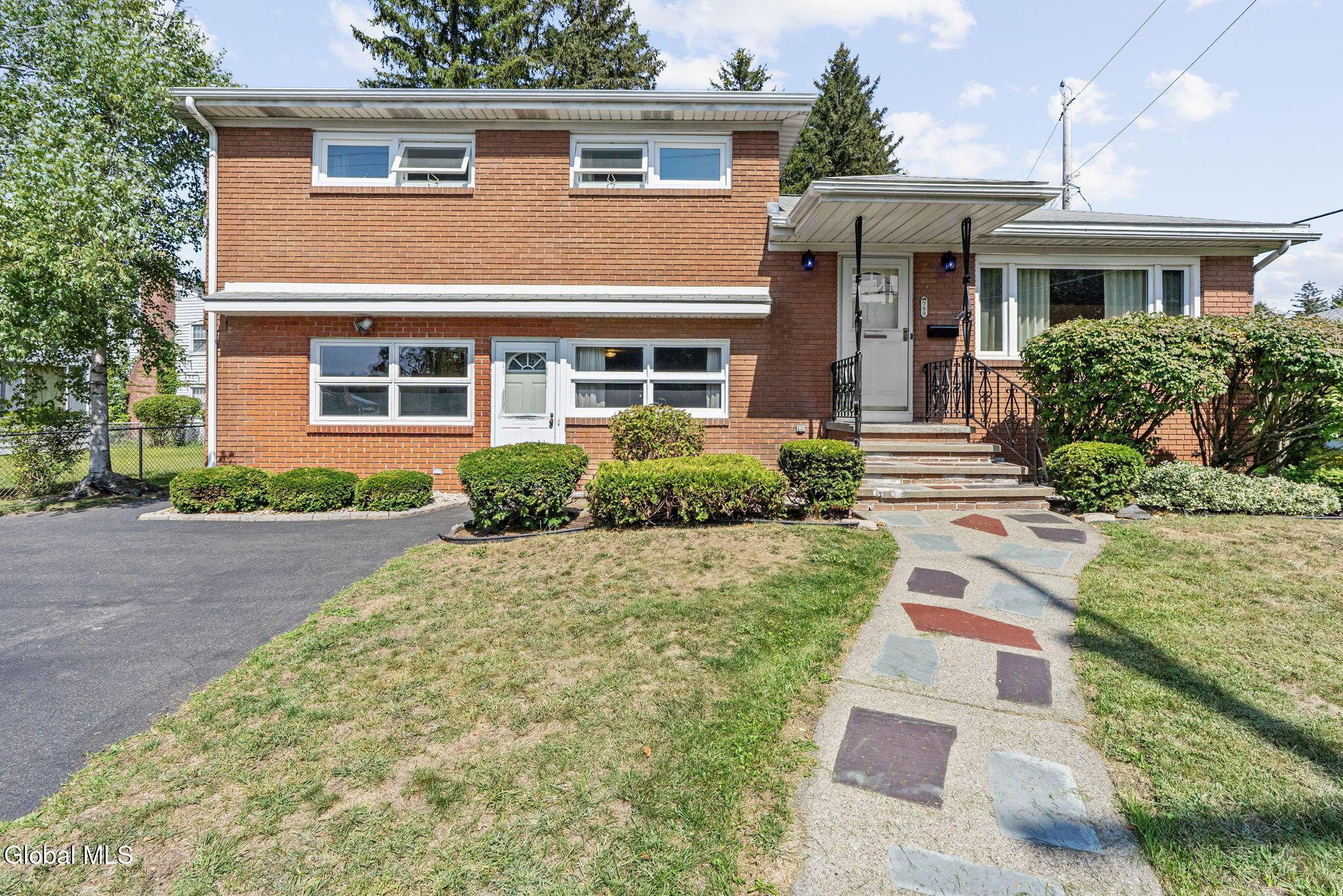 Image 3: 4-web-or-mls-789-western-ave