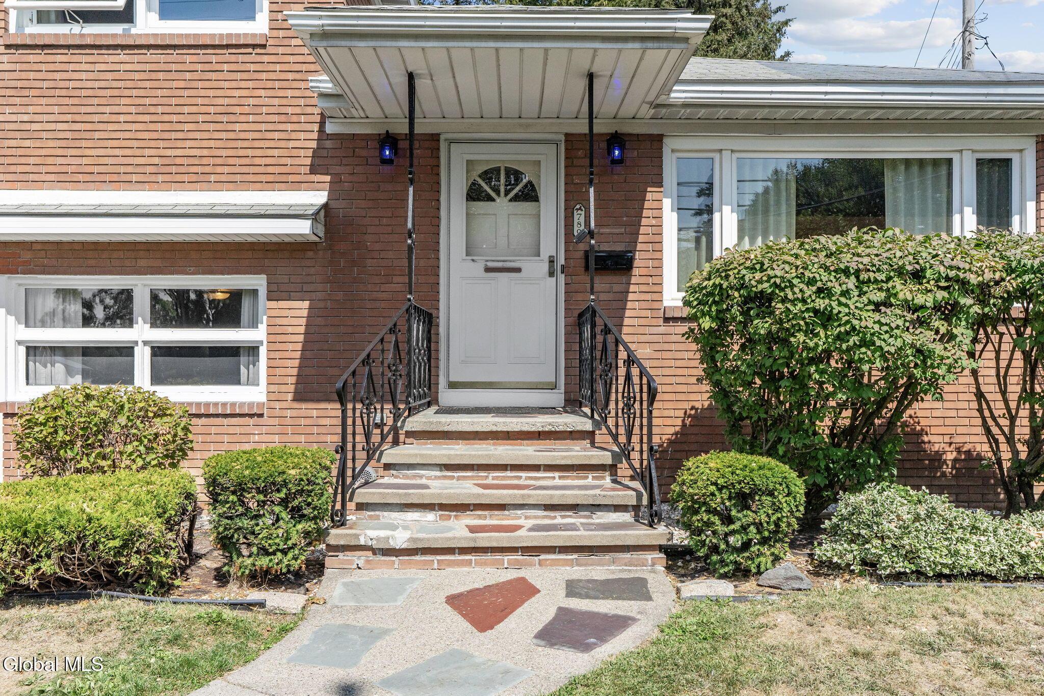 Image 4: 5-web-or-mls-789-western-ave