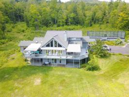 44 CARRIAGE HILL