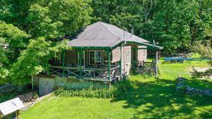 2023A LANDS END RD