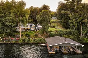 8746 LAKESHORE DR