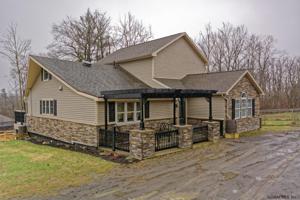 225 HILLTOP RD