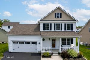 11 Lakepointe Way