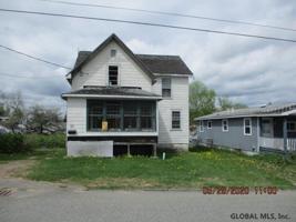 15 BOYER AV