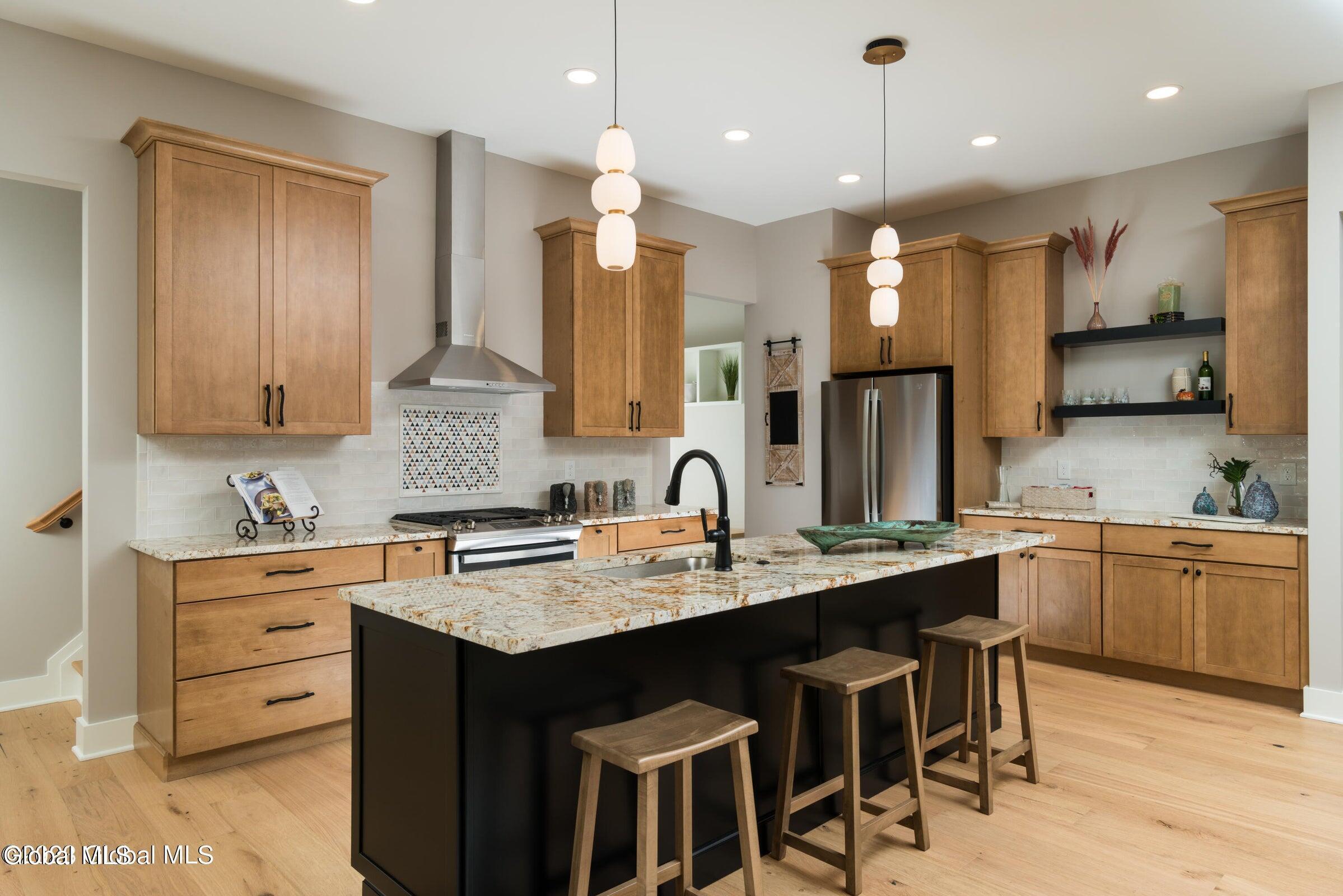 Image 2: kitchen 1