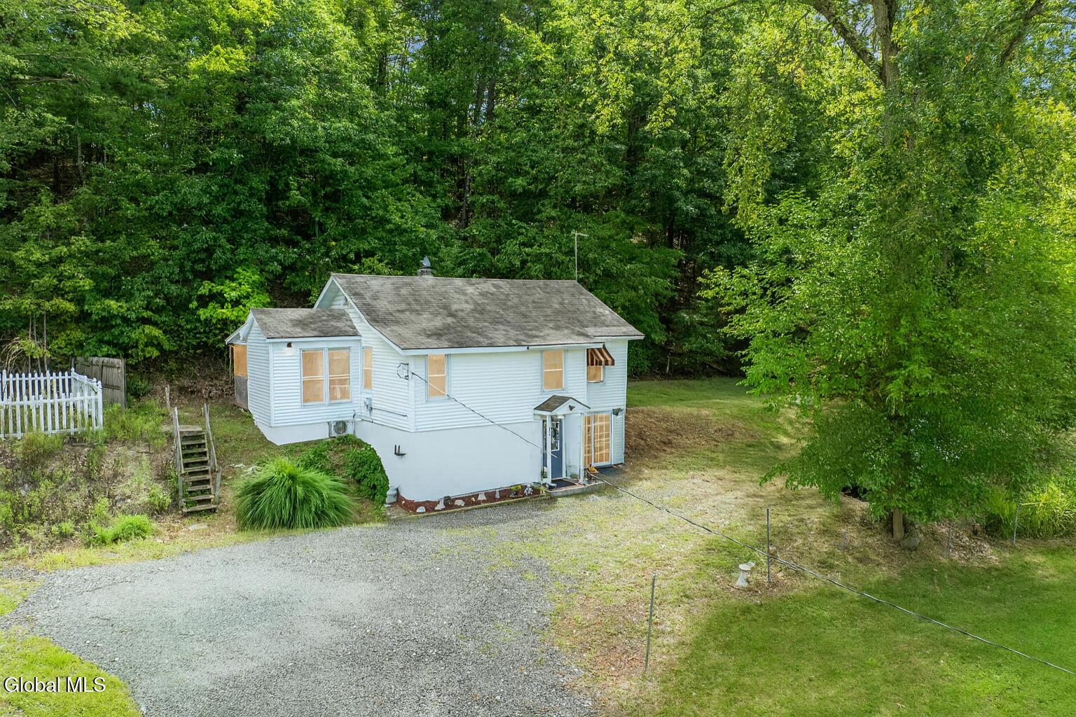 Image 3: Exterior