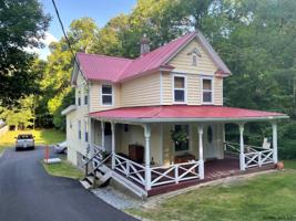 3572 LAKESHORE DR