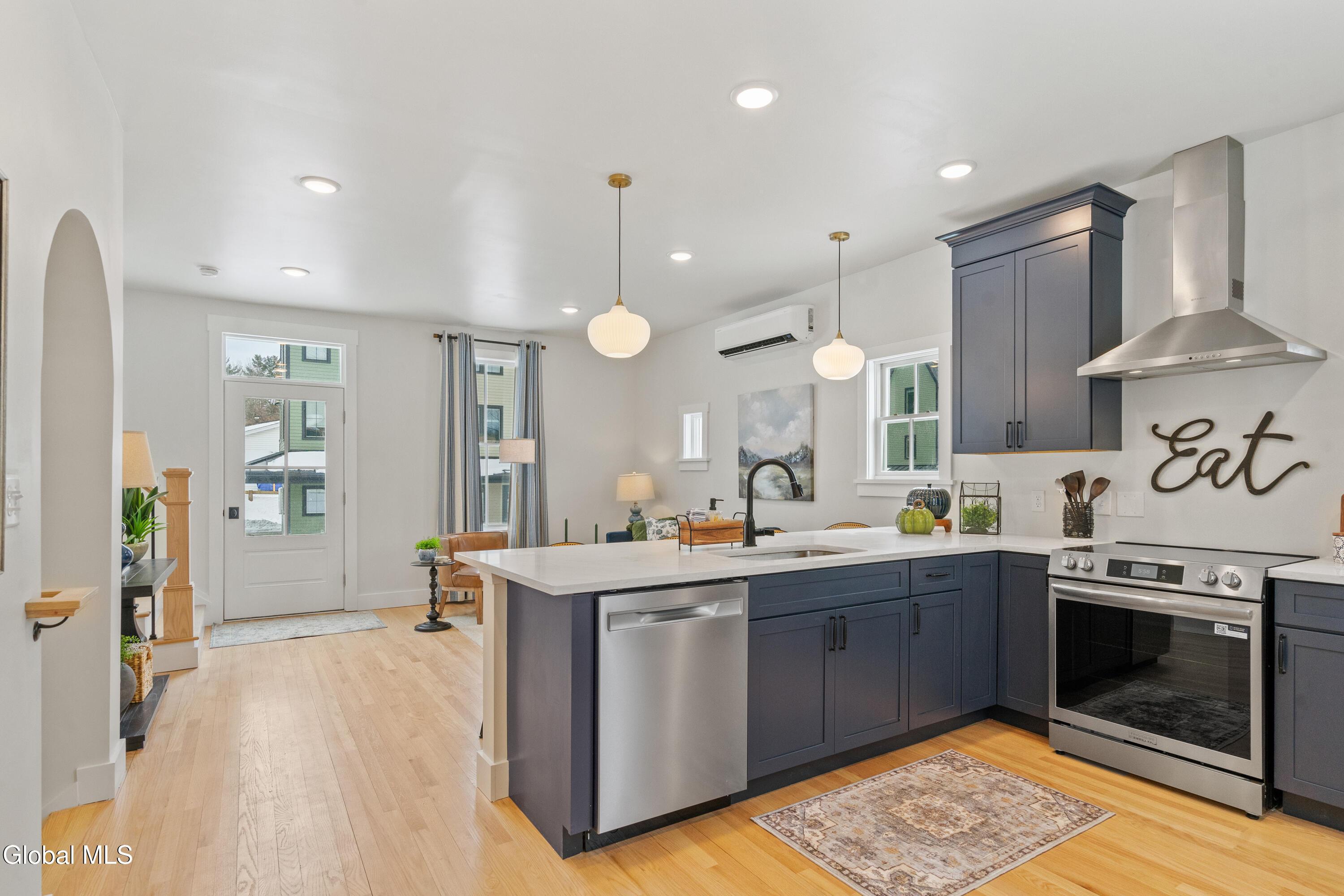 Image 2: 18-print-182-excelsior-ave-5