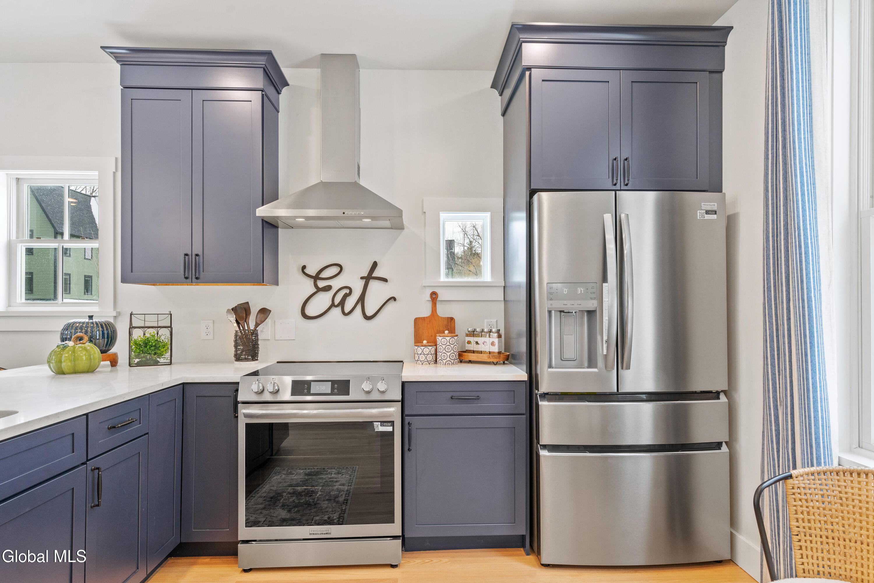 Image 3: 19-print-182-excelsior-ave-5