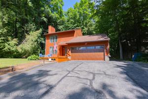 543 Lakeside Drive