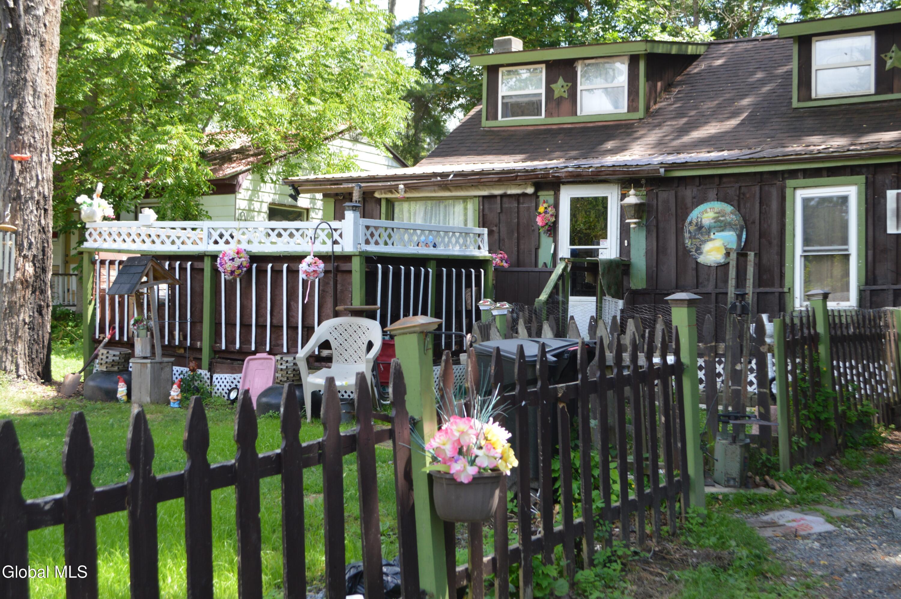 Image 2: 10