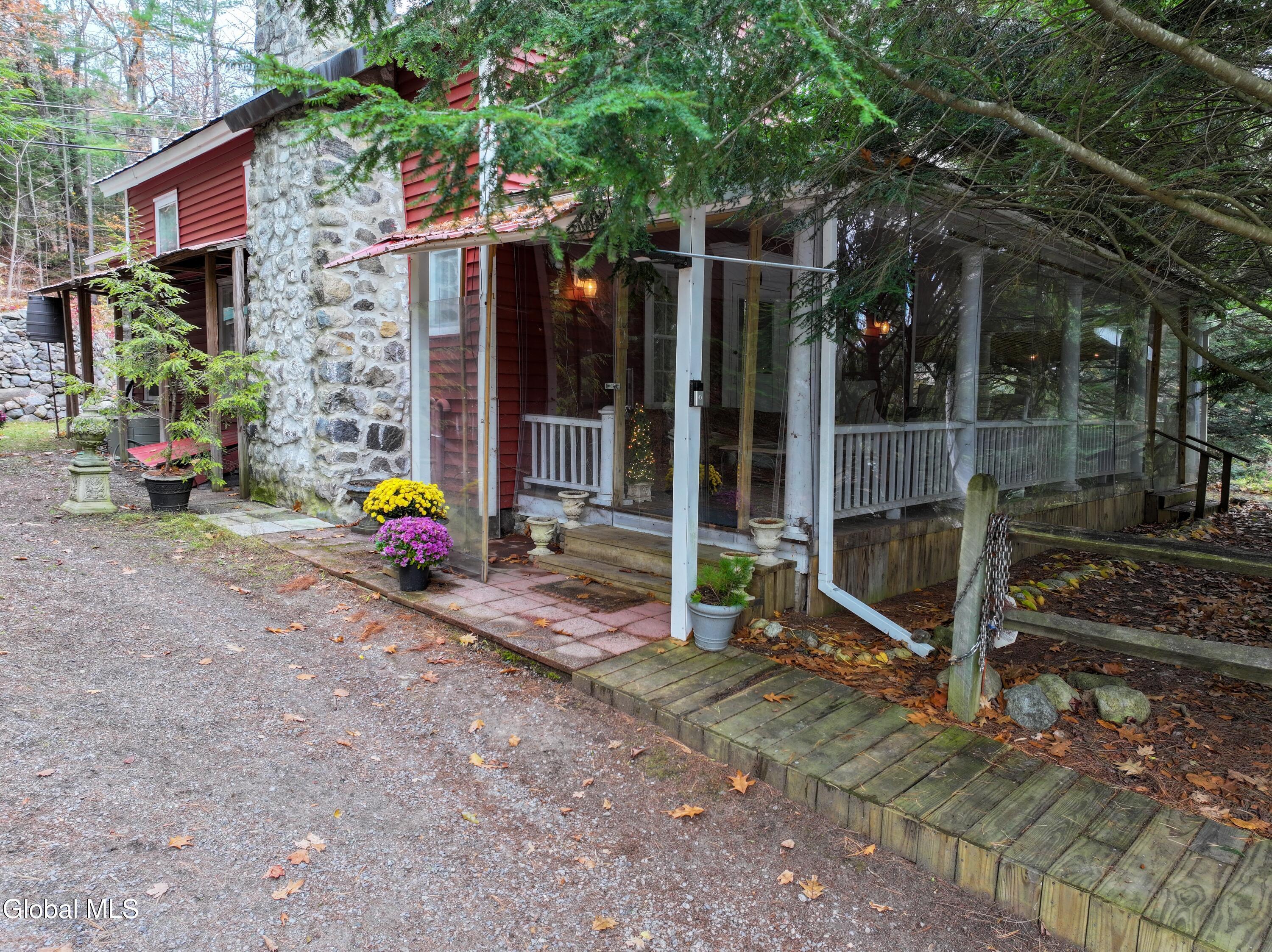Image 2: exterior1