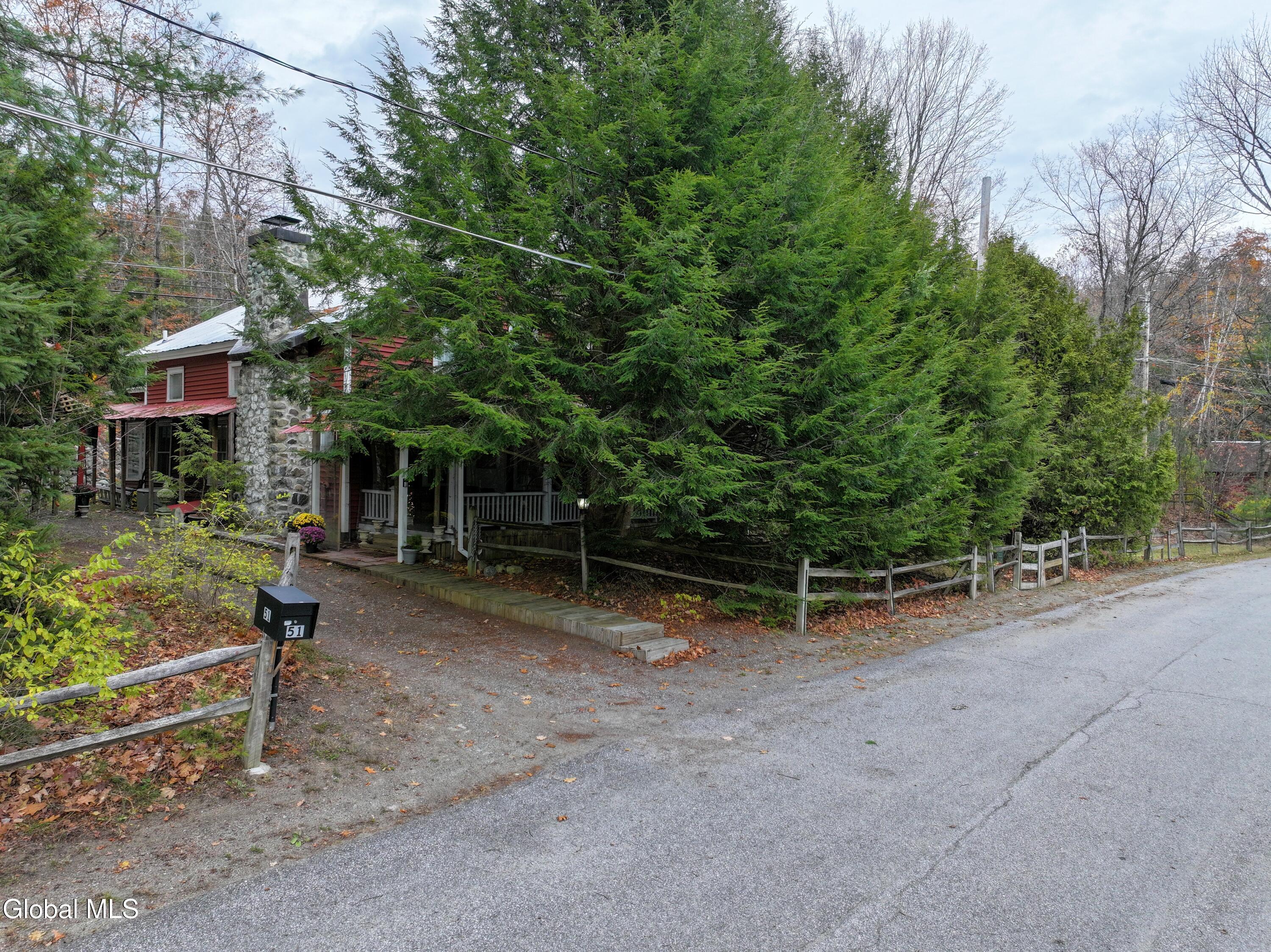 Image 3: exterior3