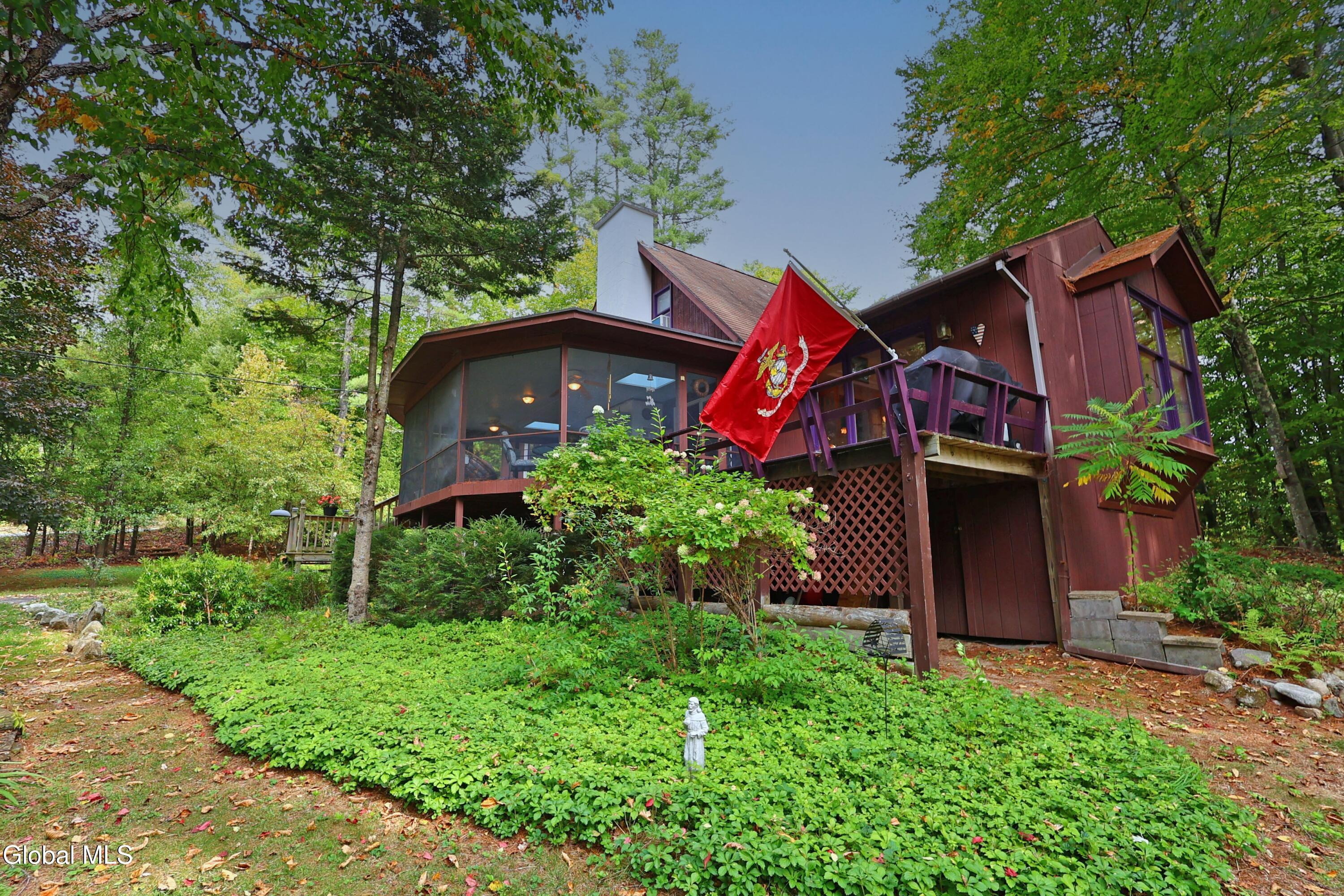 Image 1: frontscreenporch