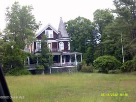 16 Bonnie Belle Farm Road